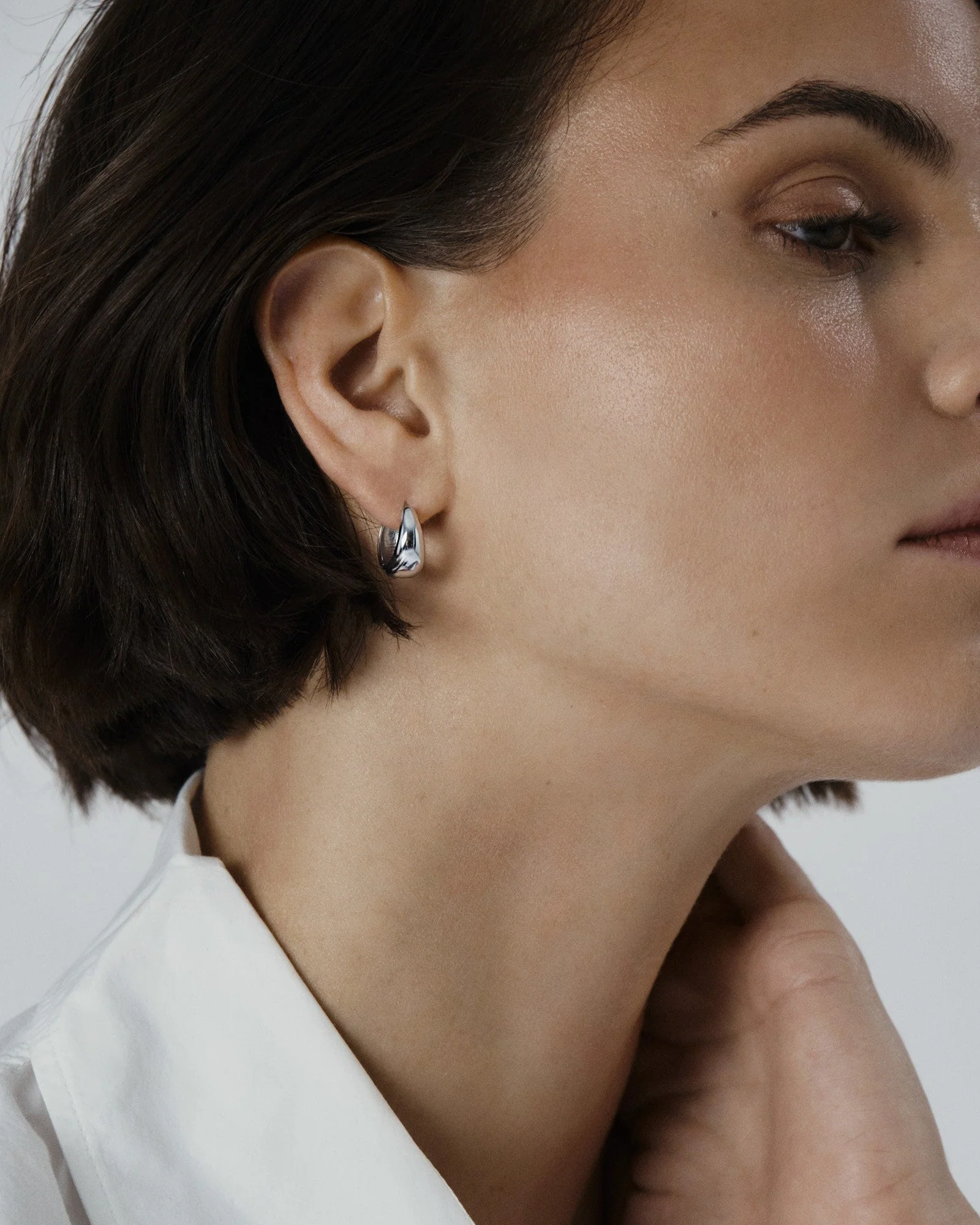 Bold Hoops Medium - Image 3