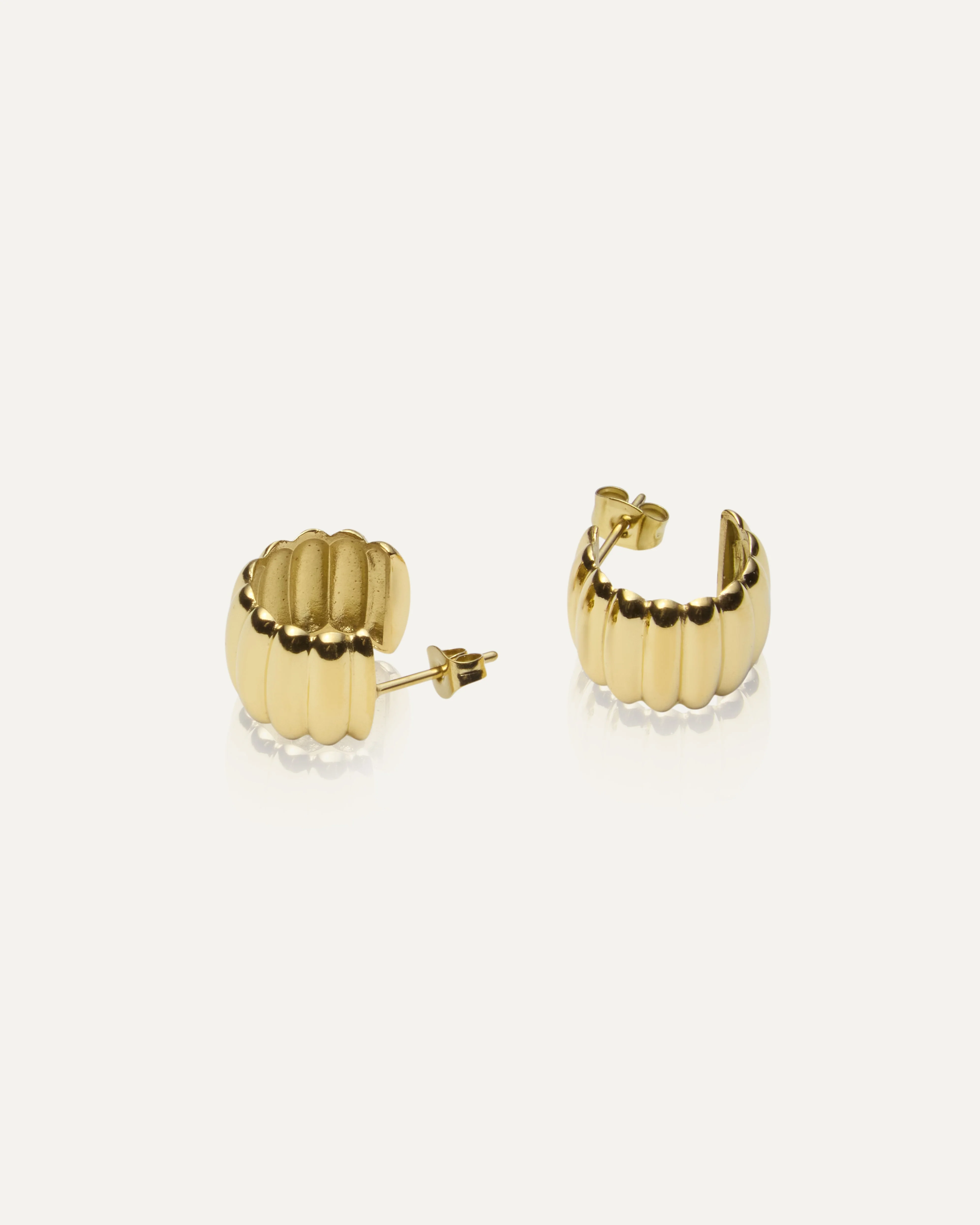 Chic Ribbed Earrings - Image 4