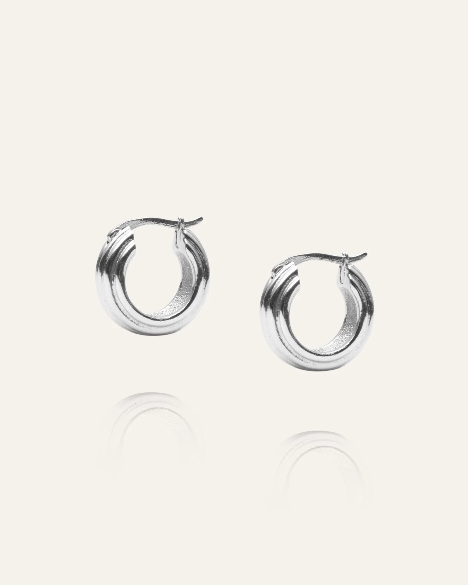 Edge Ribbed Small Hoops - Image 4