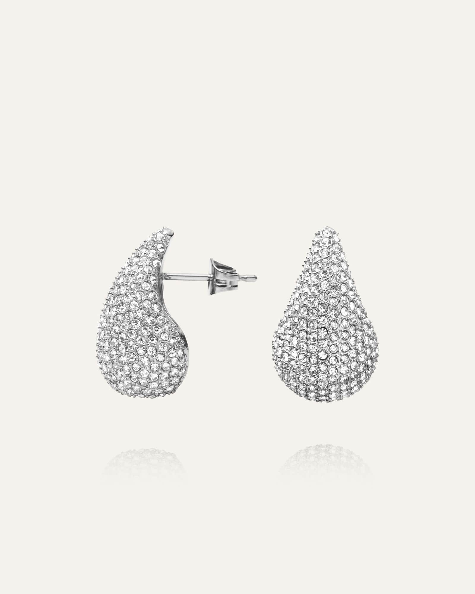 Pavé daring small silver earring - Image 5