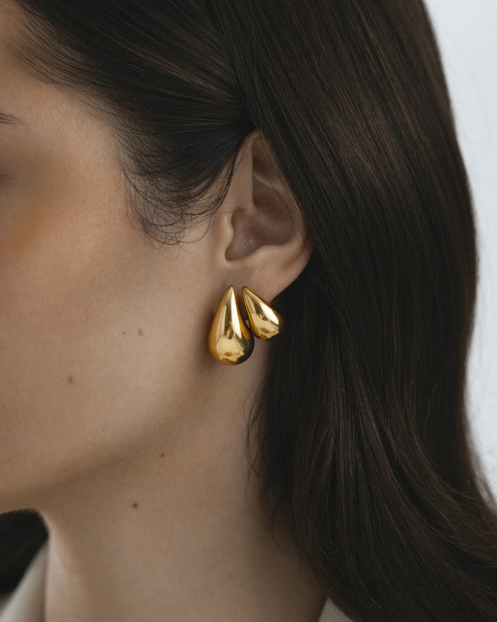 Plain daring large earring - Image 6